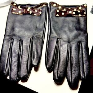 Dents Women’s Black Leather Gloves with Pony Fur Bow Accent  Lined Sz 7 Gift